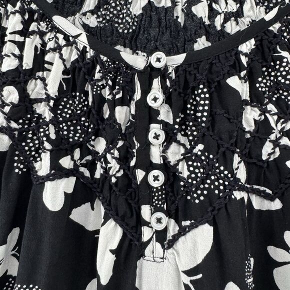 Talbots Top Womens L Black Butterfly Smocked Scoop Neck 3/4 Sleeves Elastic Cuff - Picture 5 of 15